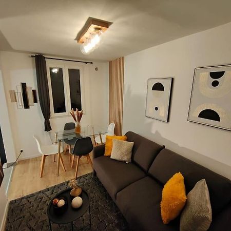 Joli Appartement Au Pied Du Tramway Bezons Bagian luar foto