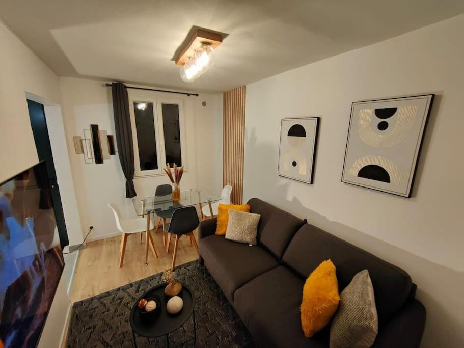 Joli Appartement Au Pied Du Tramway Bezons Bagian luar foto