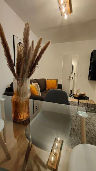 Joli Appartement Au Pied Du Tramway Bezons Bagian luar foto