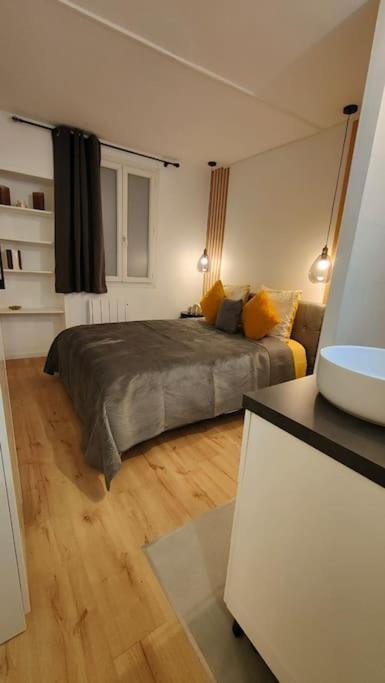 Joli Appartement Au Pied Du Tramway Bezons Bagian luar foto
