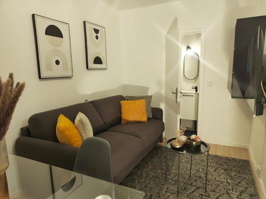 Joli Appartement Au Pied Du Tramway Bezons Bagian luar foto